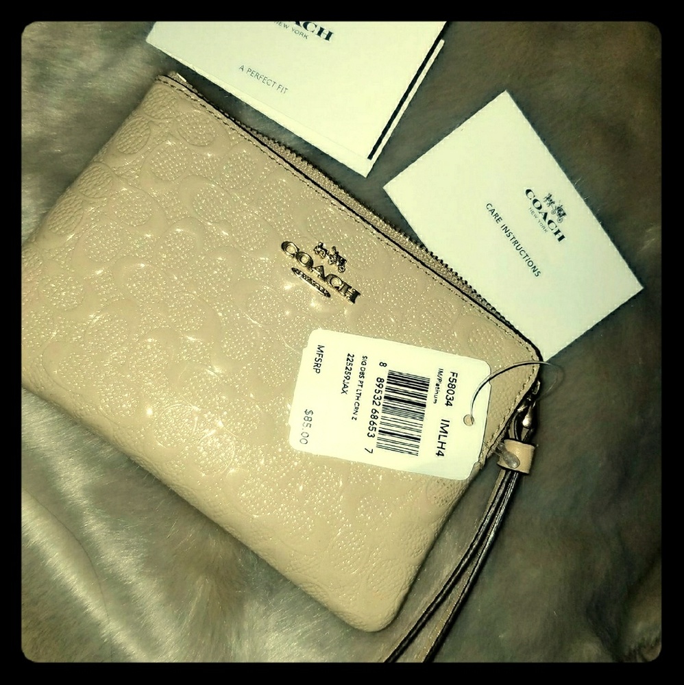 Coach wristlet wallet